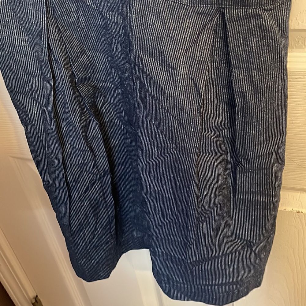 BCBG Generation Dress Size. 4 - Picture 2 of 6